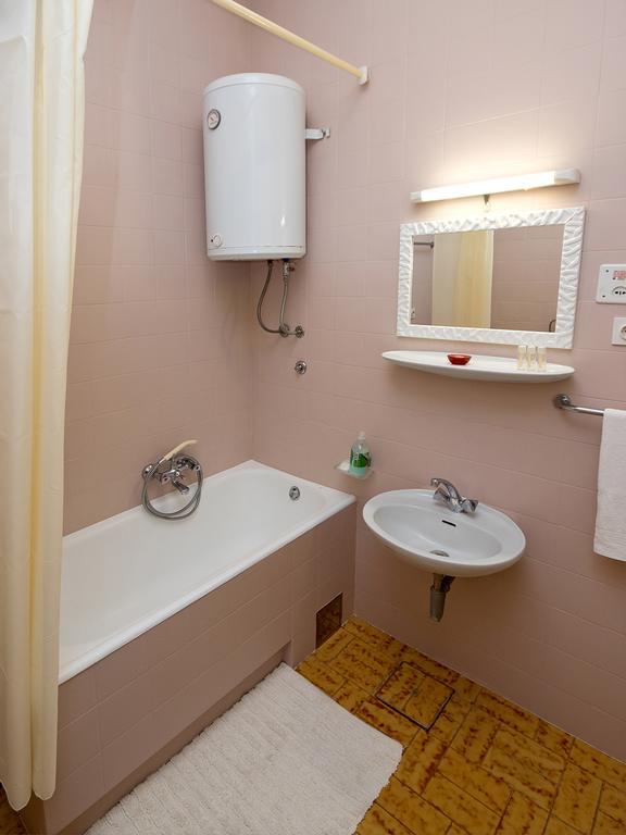 Apartments Dr. Vlasic Podstrana Rom bilde